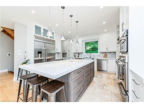 8949 Mississauga Road, Brampton, ON - Indoor Photo Showing Kitchen With Upgraded Kitchen