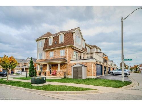 3204 Munson Crescent, Burlington, ON - Outdoor With Facade