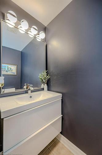 3204 Munson Crescent, Burlington, ON - Indoor Photo Showing Bathroom