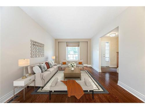 73-3025 Glencrest Road, Burlington, ON - Indoor Photo Showing Living Room