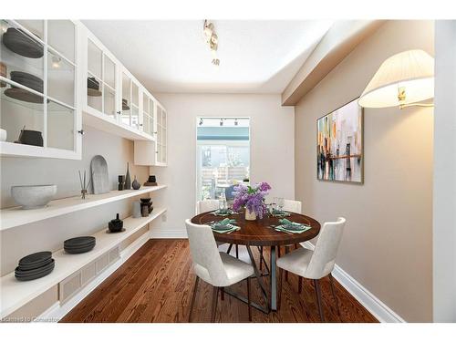 73-3025 Glencrest Road, Burlington, ON - Indoor Photo Showing Dining Room