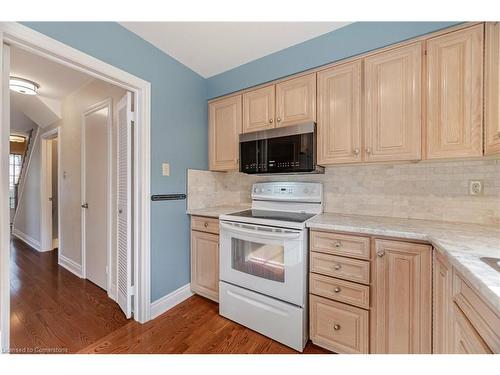 73-3025 Glencrest Road, Burlington, ON - Indoor Photo Showing Kitchen