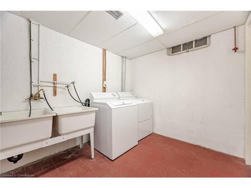 73-3025 Glencrest Road, Burlington, ON - Indoor Photo Showing Laundry Room