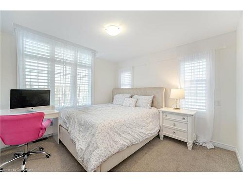 94-1890 Rymal Road E, Hamilton, ON - Indoor Photo Showing Bedroom