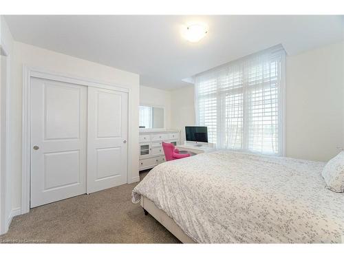 94-1890 Rymal Road E, Hamilton, ON - Indoor Photo Showing Bedroom