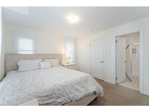 94-1890 Rymal Road E, Hamilton, ON - Indoor Photo Showing Bedroom