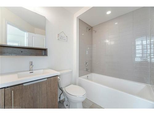 94-1890 Rymal Road E, Hamilton, ON - Indoor Photo Showing Bathroom