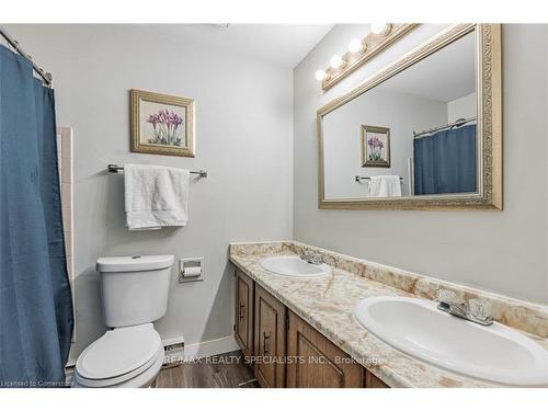 363-3055 Tomken Road, Mississauga, ON - Indoor Photo Showing Bathroom