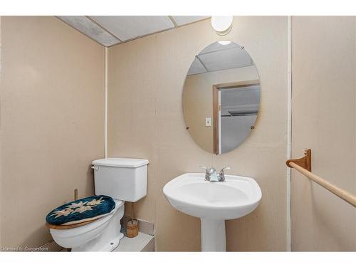 18 Pearl Street, Tilbury, ON - Indoor Photo Showing Bathroom