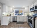 C-150 Kingswood Drive, Kitchener, ON  - Indoor Photo Showing Kitchen With Upgraded Kitchen 