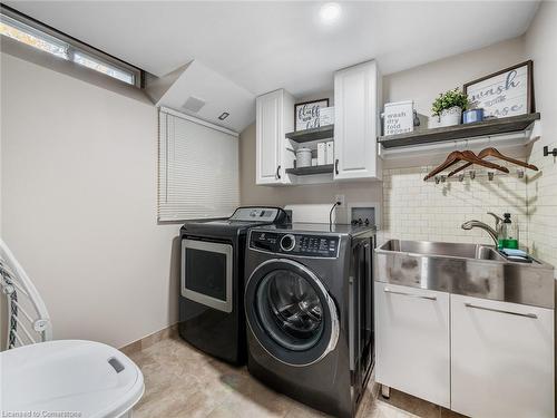 C-150 Kingswood Drive, Kitchener, ON - Indoor Photo Showing Laundry Room