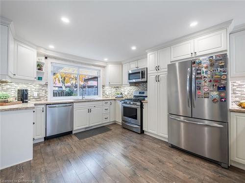 C-150 Kingswood Drive, Kitchener, ON - Indoor Photo Showing Kitchen With Upgraded Kitchen