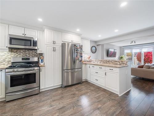 C-150 Kingswood Drive, Kitchener, ON - Indoor Photo Showing Kitchen With Upgraded Kitchen