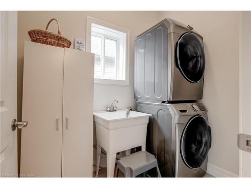 166 Bradshaw Drive, Stratford, ON - Indoor Photo Showing Laundry Room