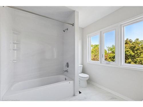 3251 Bloomfield Drive, Mississauga, ON - Indoor Photo Showing Bathroom