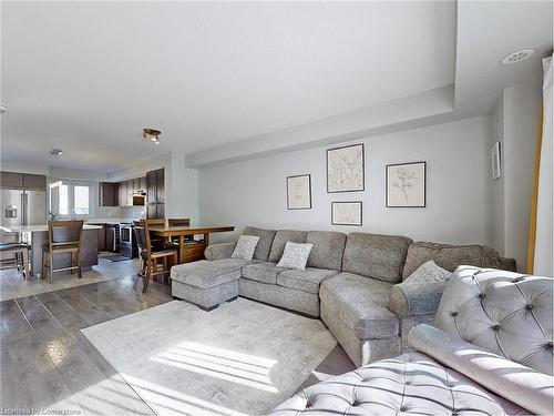 213-250 Sunny Meadow Boulevard, Brampton, ON - Indoor Photo Showing Living Room