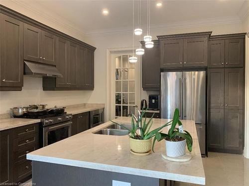 3172 William Rose Way, Oakville, ON - Indoor Photo Showing Kitchen With Double Sink With Upgraded Kitchen