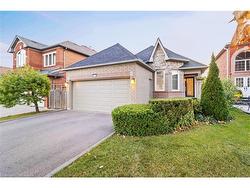 5756 Whitehorn Avenue  Mississauga, ON L5V 1W1