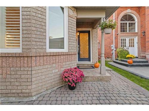 5756 Whitehorn Avenue, Mississauga, ON - Outdoor