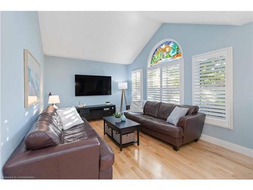 5756 Whitehorn Avenue, Mississauga, ON - Indoor Photo Showing Living Room