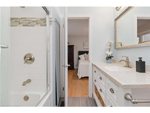 5756 Whitehorn Avenue, Mississauga, ON - Indoor Photo Showing Bathroom