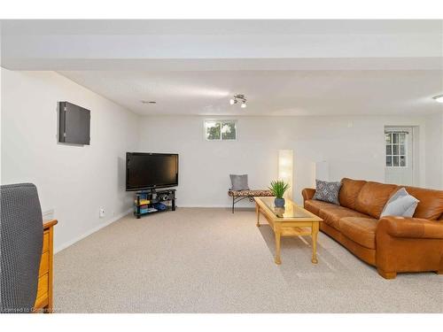 5756 Whitehorn Avenue, Mississauga, ON - Indoor Photo Showing Living Room