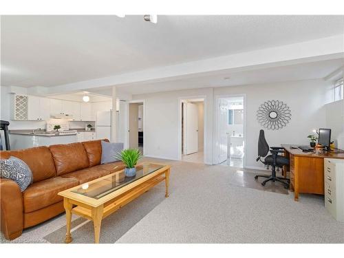 5756 Whitehorn Avenue, Mississauga, ON - Indoor Photo Showing Living Room