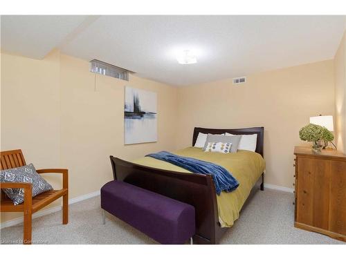 5756 Whitehorn Avenue, Mississauga, ON - Indoor Photo Showing Bedroom