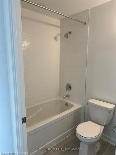 407-1440 Clarriage Court, Milton, ON - Indoor Photo Showing Bathroom