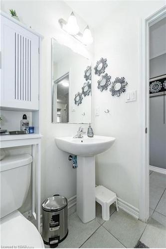 Main Floor-237 Shady Glen Crescent, Kitchener, ON - Indoor Photo Showing Bathroom