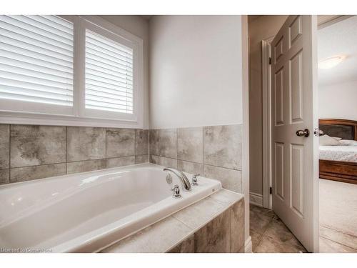 68 Cheevers Road, Brantford, ON - Indoor Photo Showing Bathroom