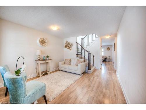 68 Cheevers Road, Brantford, ON - Indoor Photo Showing Living Room