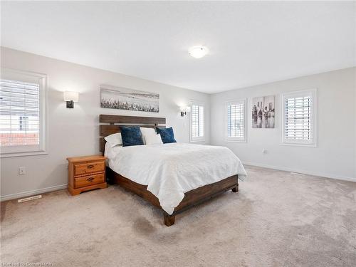 1 Seanesy Drive, Niagara Falls, ON - Indoor Photo Showing Bedroom