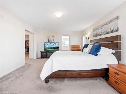 1 Seanesy Drive, Niagara Falls, ON - Indoor Photo Showing Bedroom