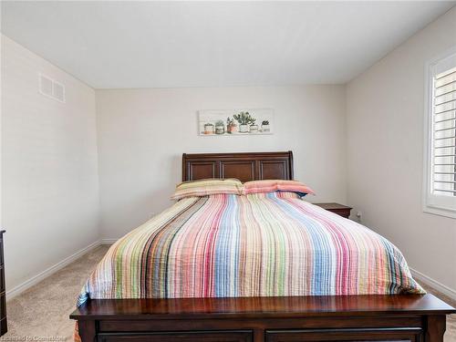 1 Seanesy Drive, Niagara Falls, ON - Indoor Photo Showing Bedroom