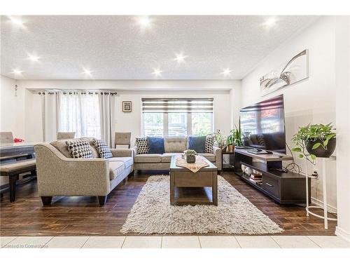 250 Apple Hill Crescent Crescent, Kitchener, ON - Indoor Photo Showing Living Room