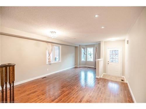 533 Nairn Circle, Milton, ON - Indoor Photo Showing Other Room