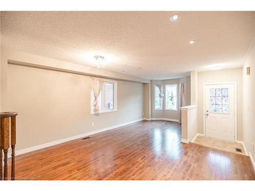 533 Nairn Circle, Milton, ON - Indoor Photo Showing Other Room