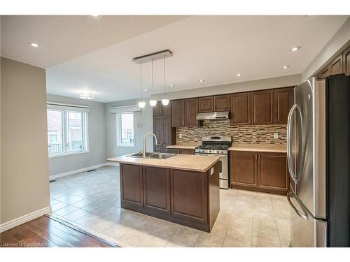 533 Nairn Circle, Milton, ON - Indoor Photo Showing Kitchen With Double Sink With Upgraded Kitchen