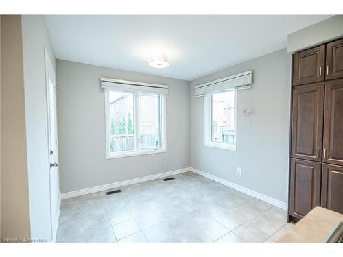 533 Nairn Circle, Milton, ON - Indoor Photo Showing Other Room