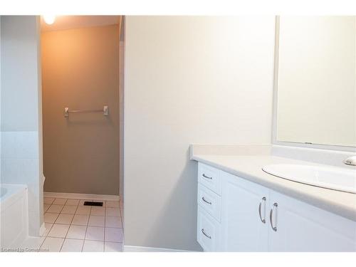 533 Nairn Circle, Milton, ON - Indoor Photo Showing Bathroom