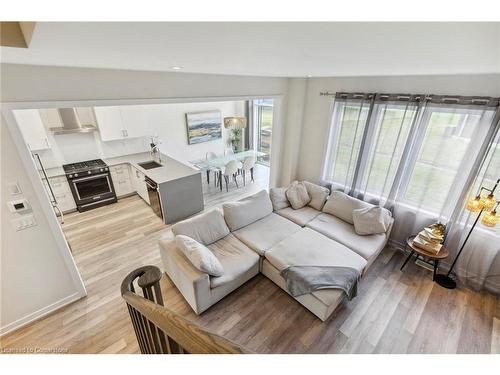 176 Whithorn Crescent Crescent, Caledonia, ON - Indoor Photo Showing Living Room