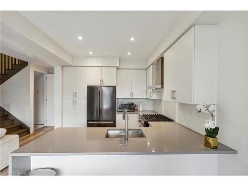 176 Whithorn Crescent Crescent, Caledonia, ON - Indoor Photo Showing Kitchen