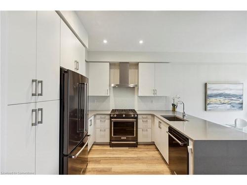 176 Whithorn Crescent Crescent, Caledonia, ON - Indoor Photo Showing Kitchen