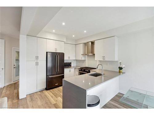 176 Whithorn Crescent Crescent, Caledonia, ON - Indoor Photo Showing Kitchen