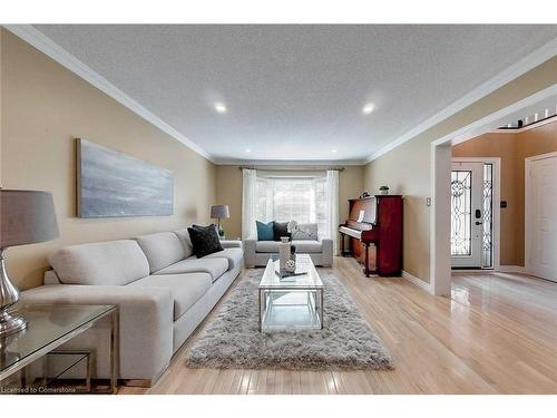 1773 Melody Drive, Mississauga, ON - Indoor Photo Showing Living Room