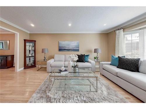 1773 Melody Drive, Mississauga, ON - Indoor Photo Showing Living Room