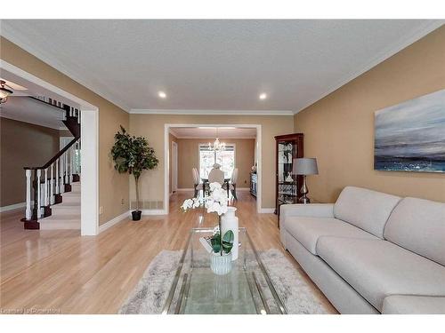 1773 Melody Drive, Mississauga, ON - Indoor Photo Showing Living Room