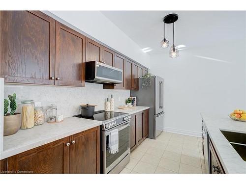 105-5070 Fairview Street, Burlington, ON - Indoor Photo Showing Kitchen