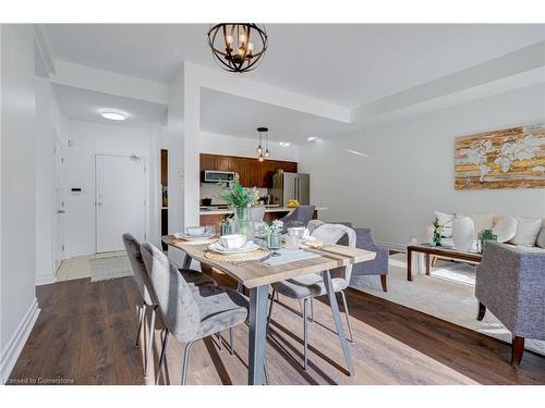 105-5070 Fairview Street, Burlington, ON - Indoor Photo Showing Dining Room